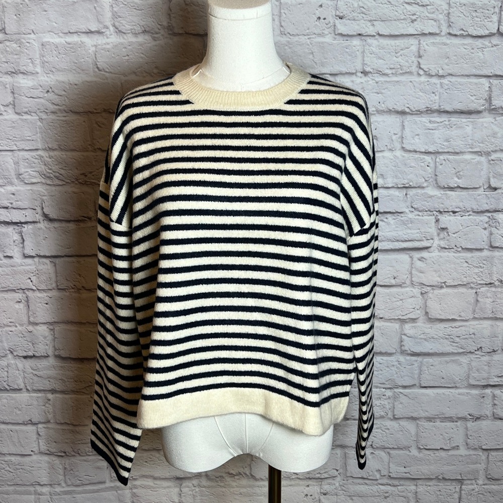 CeCe Women's Small Cream Navy Striped Sweater Acrylic Blend Minimalcore